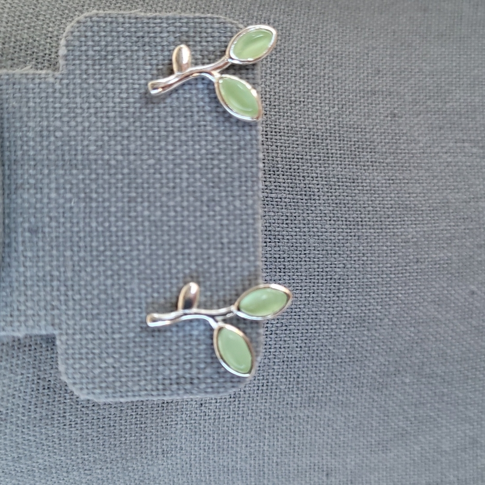 Silver Leaf Earrings Fresh Green (S925) - Picture 6 of 7